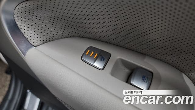 Genesis G70 2019 — ფოტო 19/20
