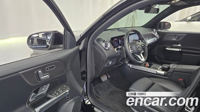 Mercedes-Benz GLB-Class 2021 — Şəkil 10/20