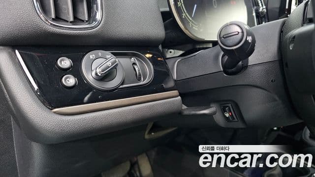 Mini Cooper Countryman 2023 — ფოტო 19/20