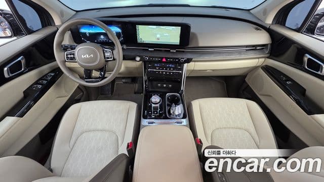 Kia Carnival 2023 — ფოტო 7/20