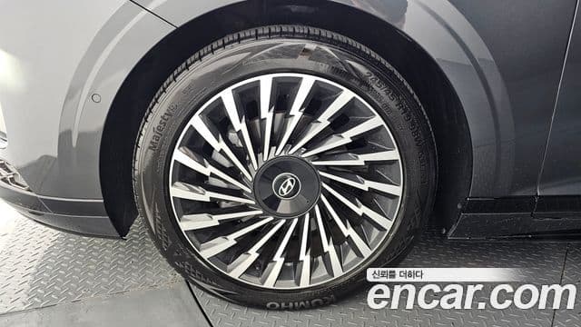 Hyundai Grandeur 2022 — ფოტო 5/20
