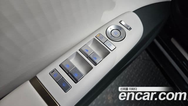 Hyundai Grandeur Hybrid 2022 — ფოტო 37/39