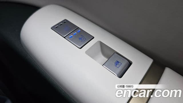 Hyundai Grandeur Hybrid 2022 — ფოტო 18/39