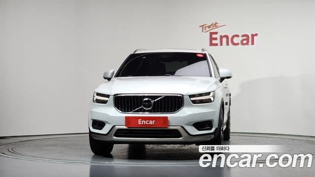 Volvo XC40 2021 — Photo 3/34
