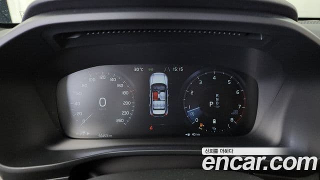 Volvo XC40 2021 — Photo 5/34