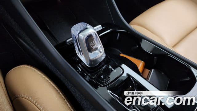 Volvo XC40 2021 — Photo 16/34