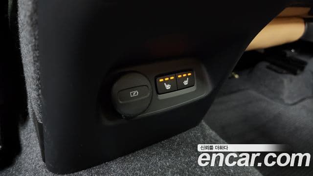 Volvo XC40 2021 — Photo 22/34