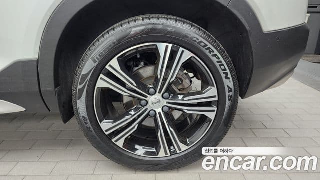 Volvo XC40 2021 — Photo 14/34