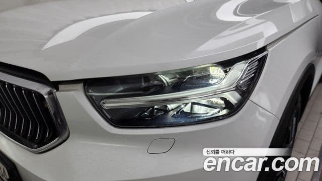 Volvo XC40 2021 — Photo 34/34