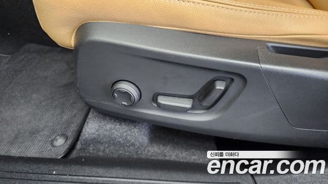 Volvo XC40 2021 — Photo 7/34