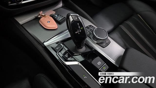 BMW 5 Series 2018 — Фото 9/20