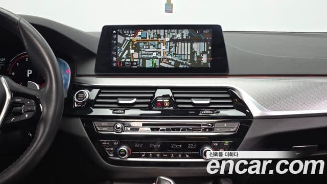 BMW 5 Series 2018 — Фото 14/20