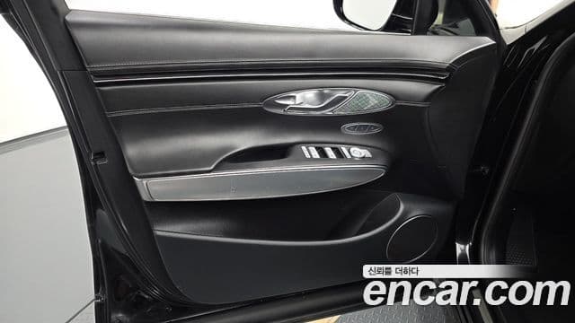 Genesis GV70 2021 — Photo 19/33
