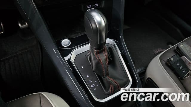 Volkswagen T-Roc 2021 — ფოტო 9/20