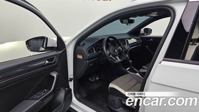 Volkswagen T-Roc 2021 — ფოტო 10/20