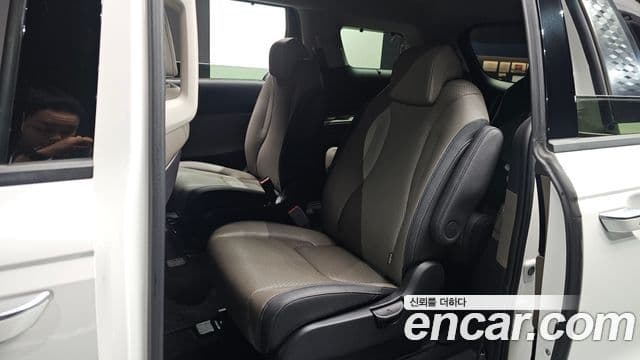 Kia Carnival 2024 — Photo 14/20