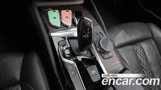 BMW 5 Series 2018 — ფოტო 9/20