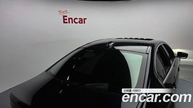 BMW 5 Series 2018 — Şəkil 24/34