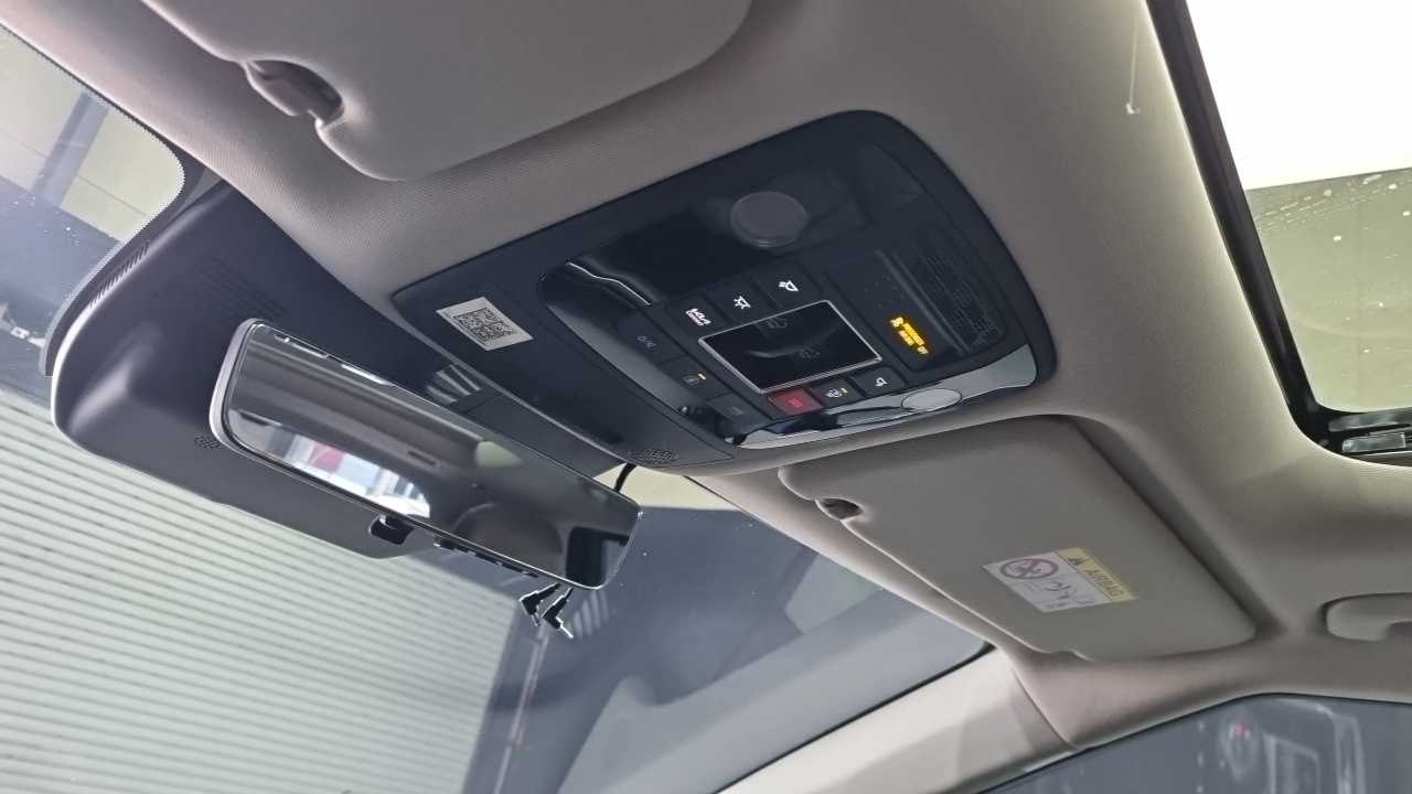 Kia Carnival 2024 — Şəkil 15/18