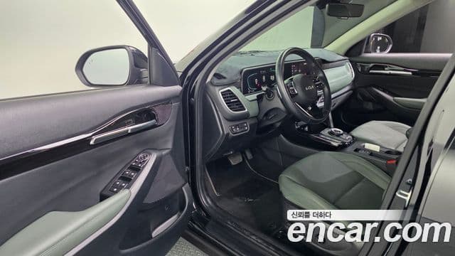Kia Seltos 2023 — Şəkil 10/20