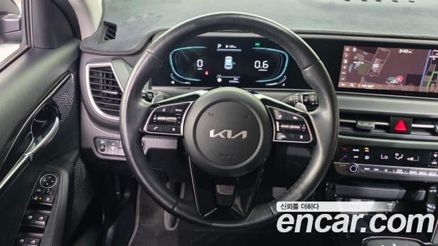 Kia Seltos 2023 — Şəkil 13/20
