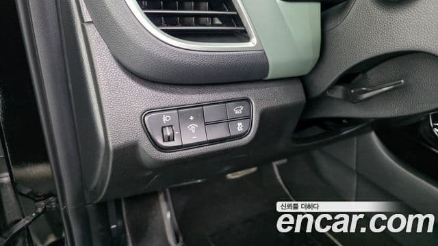 Kia Seltos 2023 — Şəkil 17/20