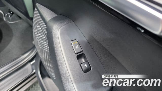 Kia Seltos 2023 — Şəkil 19/20