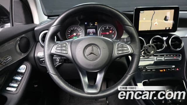 Mercedes-Benz GLC-Class 2018 — ფოტო 15/20