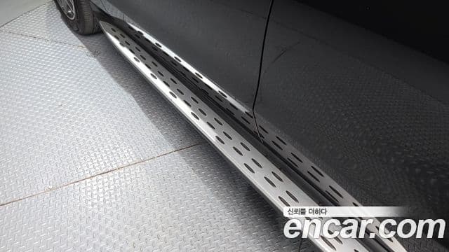 Mercedes-Benz GLC-Class 2018 — Photo 32/32