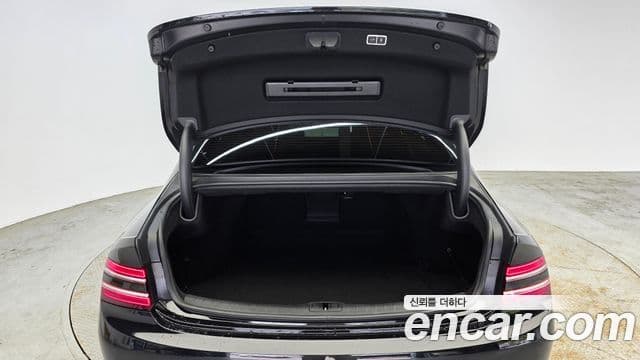 Genesis Electrified G80 2022 — Şəkil 16/20