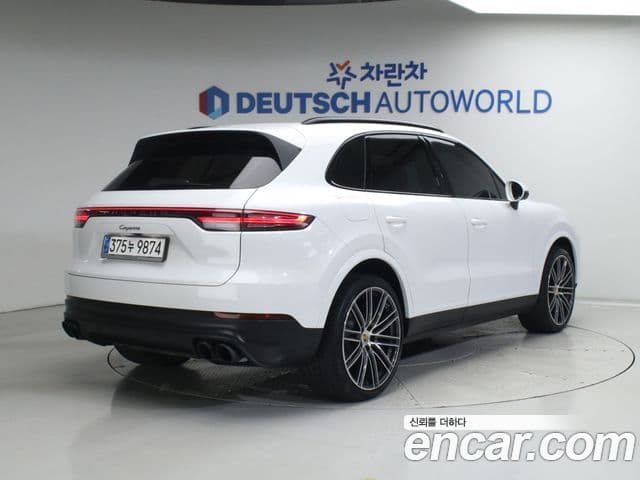 Porsche Cayenne 2019 — ფოტო 13/20