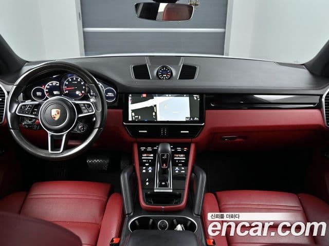 Porsche Cayenne 2019 — ფოტო 9/20