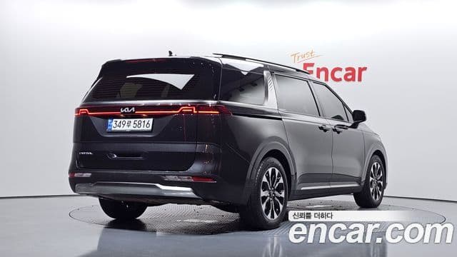 Kia Carnival 2023 — Фото 2/20