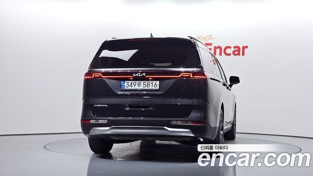 Kia Carnival 2023 — Фото 4/20