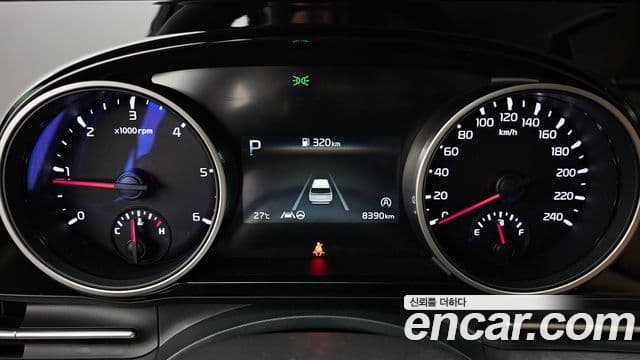 Kia Carnival 2023 — Фото 8/20