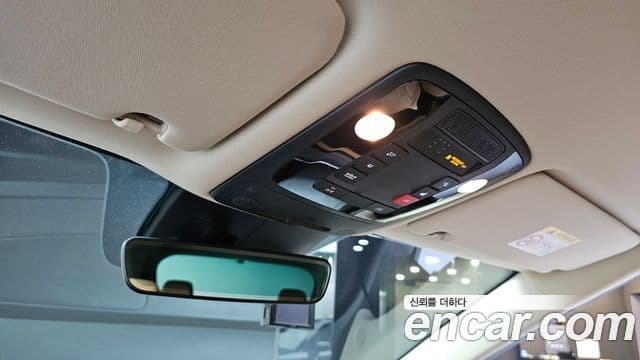 Kia Carnival 2023 — Фото 18/20