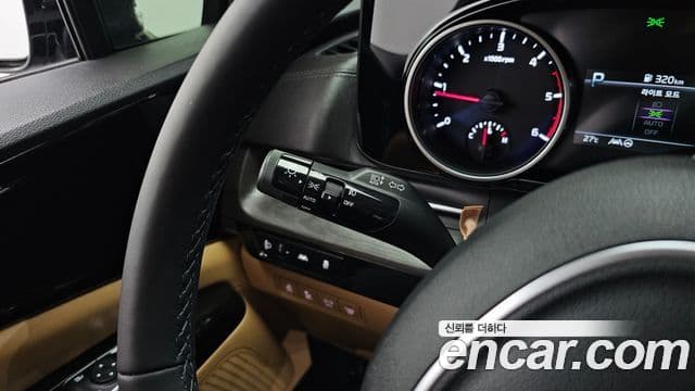 Kia Carnival 2023 — Фото 19/20