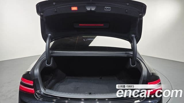 Genesis Electrified G80 2024 — Şəkil 19/20