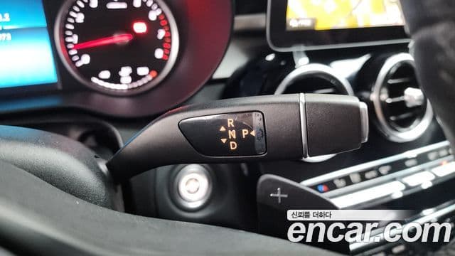 Mercedes-Benz C-Class 2019 — Şəkil 9/20