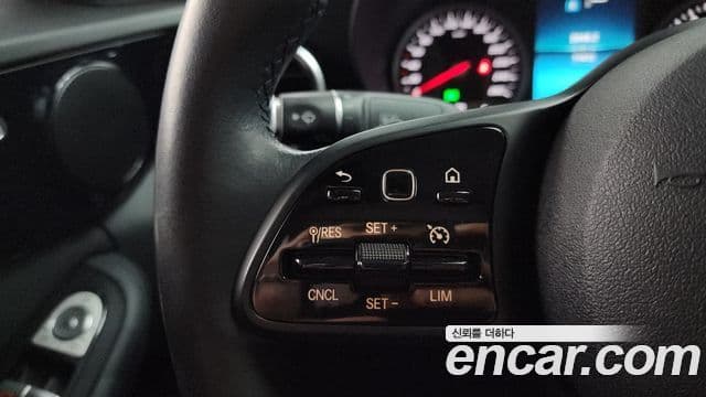 Mercedes-Benz C-Class 2019 — Şəkil 18/20