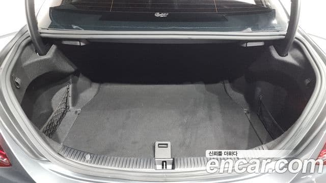 Mercedes-Benz C-Class 2019 — Şəkil 19/20