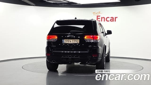 Jeep Grand Cherokee 2021 — Şəkil 4/20