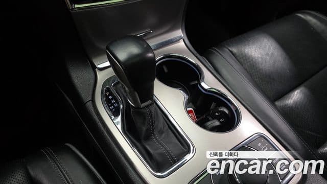 Jeep Grand Cherokee 2021 — Фото 9/20