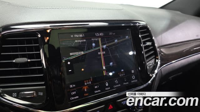 Jeep Grand Cherokee 2021 — Фото 14/20