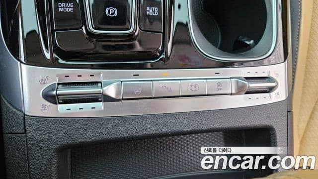 Kia Carnival 2021 — Şəkil 18/20