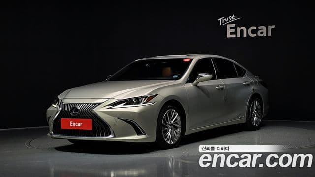 Lexus ES300h 2018 — Şəkil 1/20