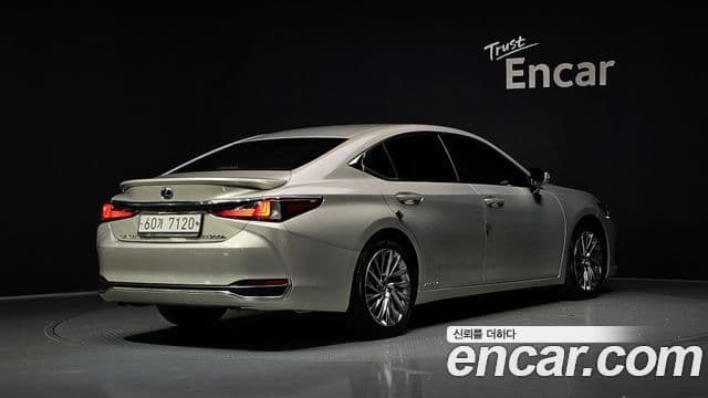 Lexus ES300h 2018 — Şəkil 2/20