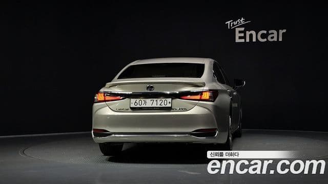 Lexus ES300h 2018 — Şəkil 4/20