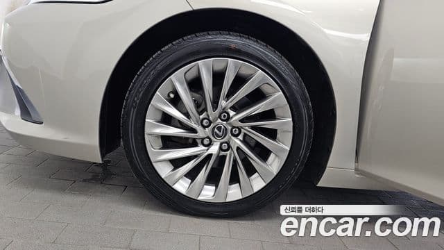 Lexus ES300h 2018 — Şəkil 5/20
