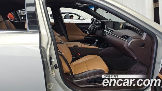 Lexus ES300h 2018 — Şəkil 11/20